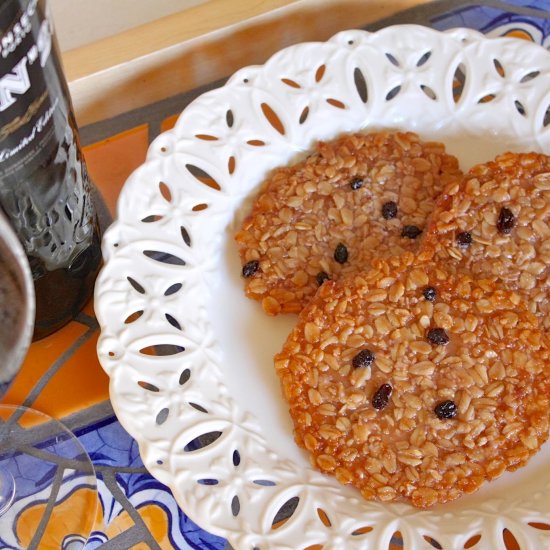 Caramel Currant Oat Crisps