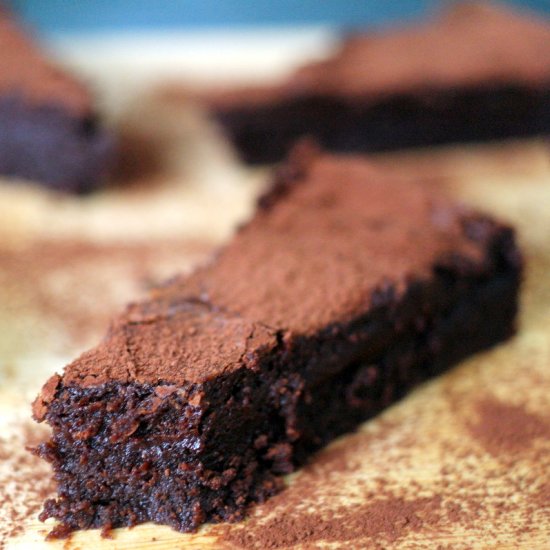 Flourless Chocolate Fudge Cake