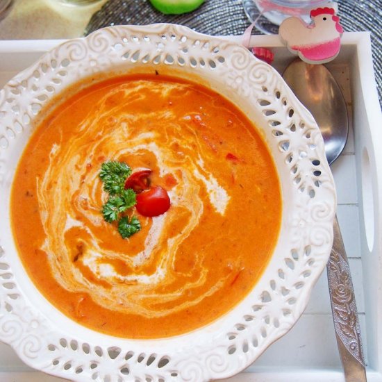 Creamy tomato soup with honey