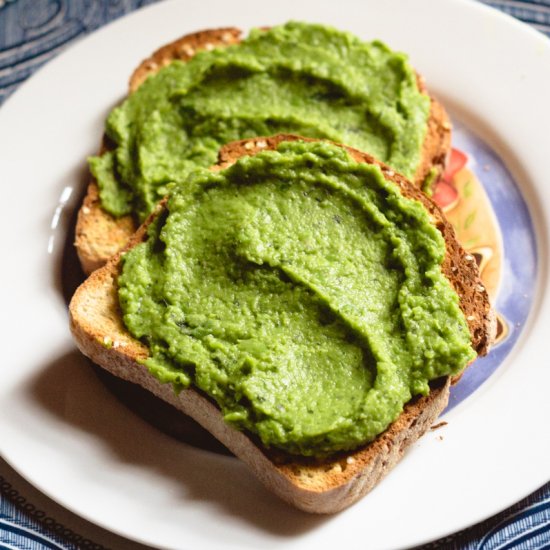 Minted Mushy Peas on Toast