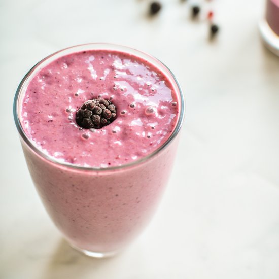 Berry and Turmeric Smoothie