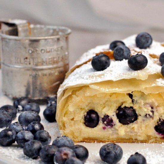 Curd cheese strudel