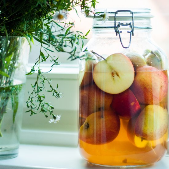 Homemade Apple Vinegar