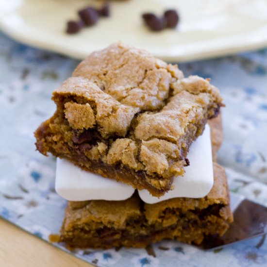 S’more Chocolate Chip Cookie Bars