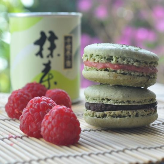 Green tea macarons