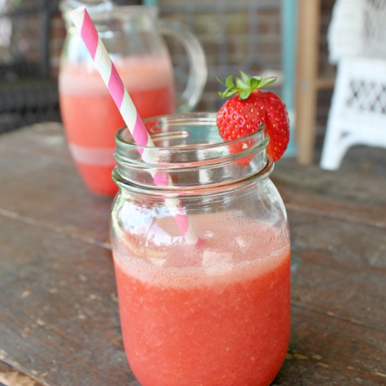 Fresh Strawberry Lemonade