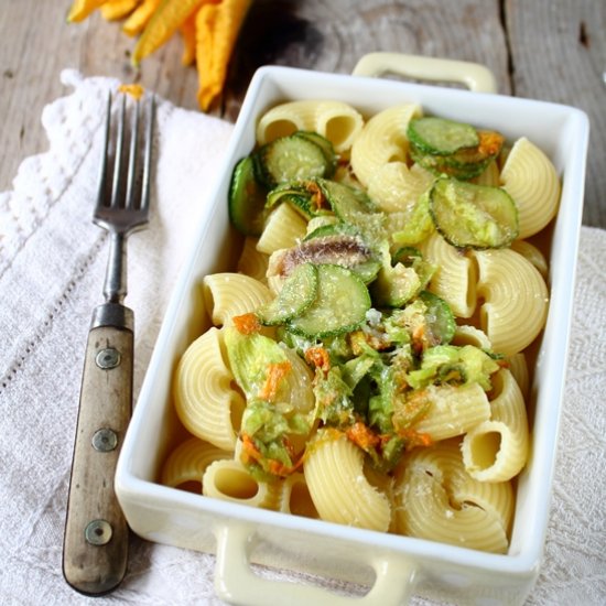 Pasta Con Fiori di Zucchina, Alici