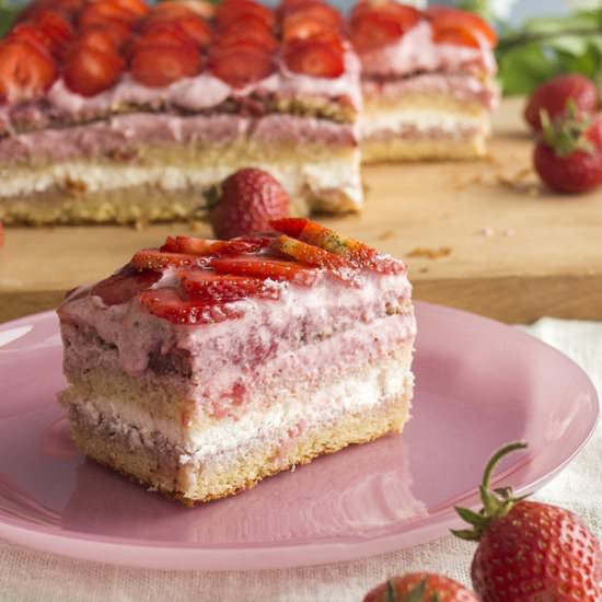 Strawberry Sponge Cake.