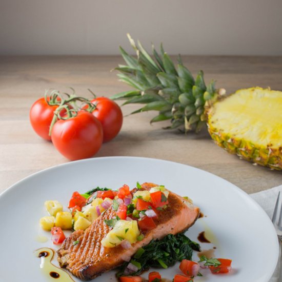 Pan Seared Salmon & Pico de Gallo