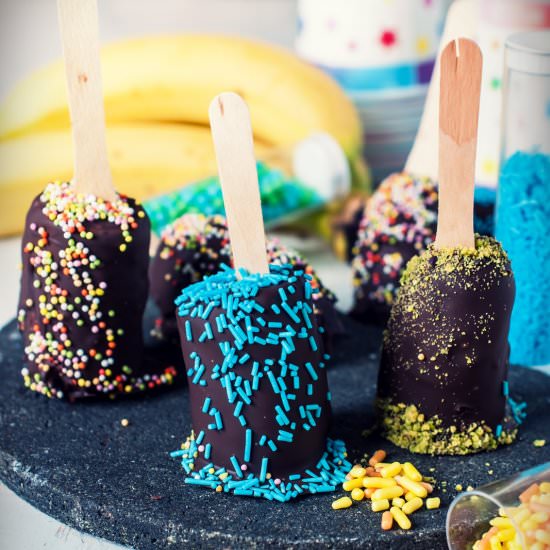 Frozen chocolate bananas