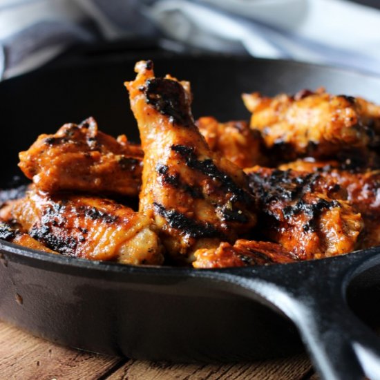 Grilled Sriracha hot wings