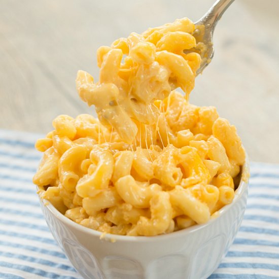 Slow Cooker Macaroni and Cheese