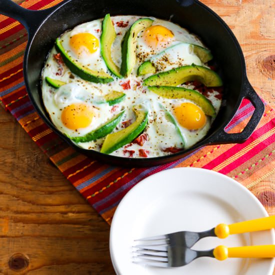 Baked Egg with Avocado and Tomato