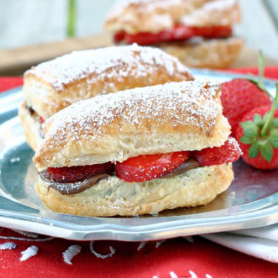 Strawberry Nutella Pastry Bites