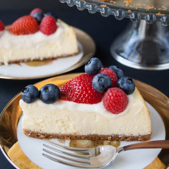 Easy Sour Cream Cheesecake Recipe