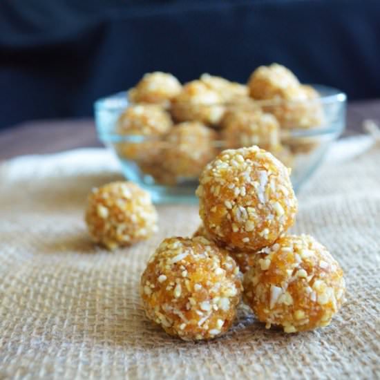 Apricot Cashew Bites