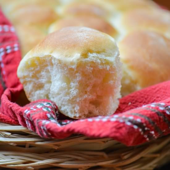 Pull-Apart Buttermilk Dinner Rolls