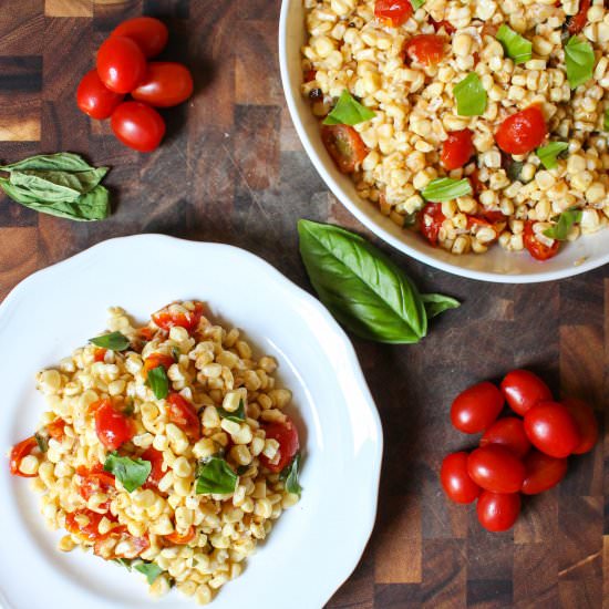 Grilled corn and tomato salad