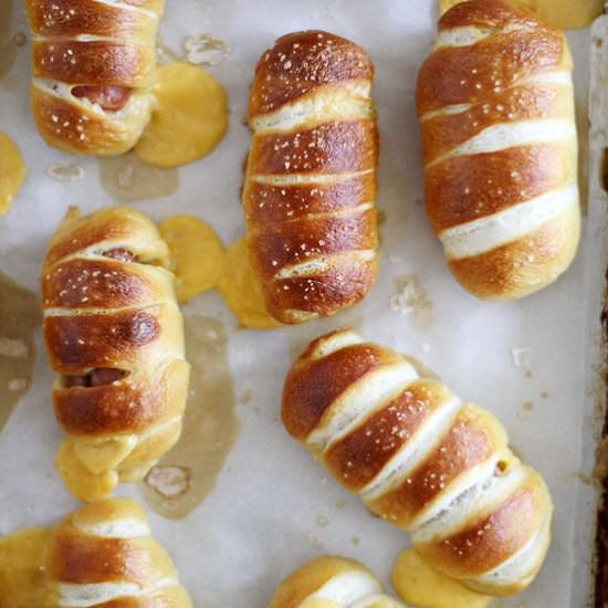 Mini Cheesy Pretzel Dogs