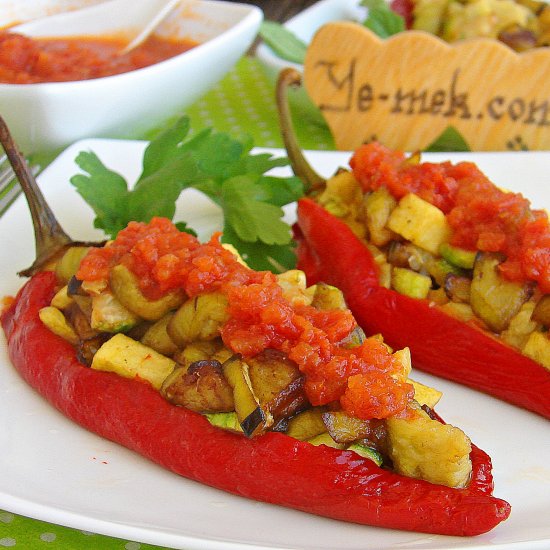 Red Pepper Stuffed With Vegetables