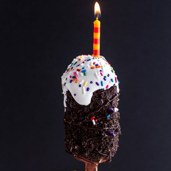 5-Ingredient Birthday Cake Pops