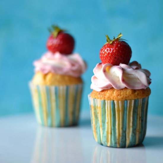 Strawberry curd filled cupcakes