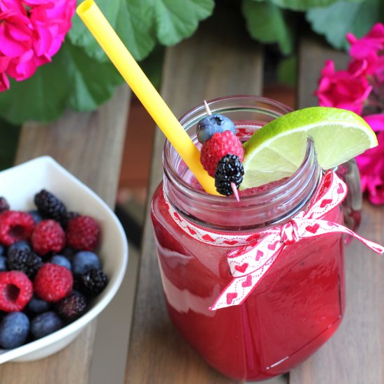 Lemonade with forest fruits