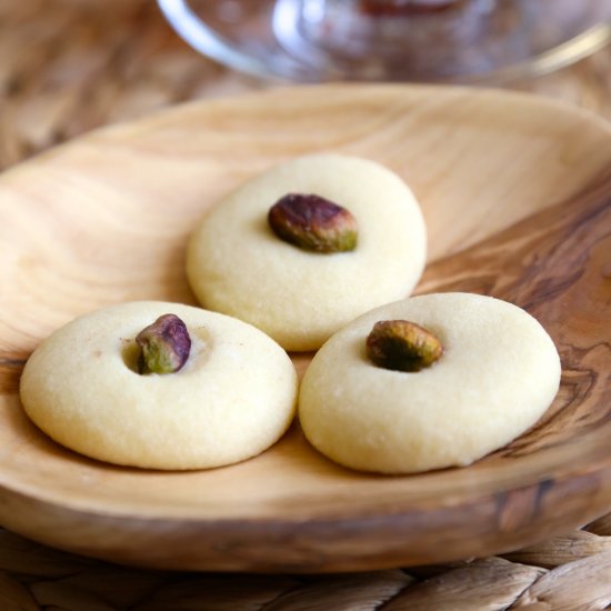 Ghraybeh (Middle Eastern Cookies)