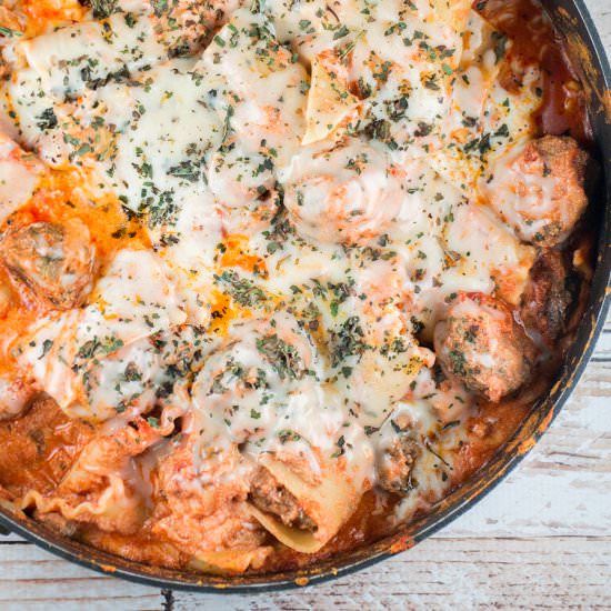 Cheesy Lasagna Meatball Skillet