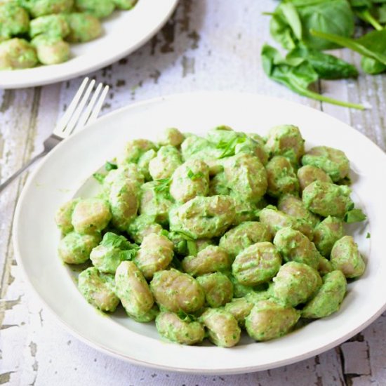 Vegan Gnocci with Spinach Sauce