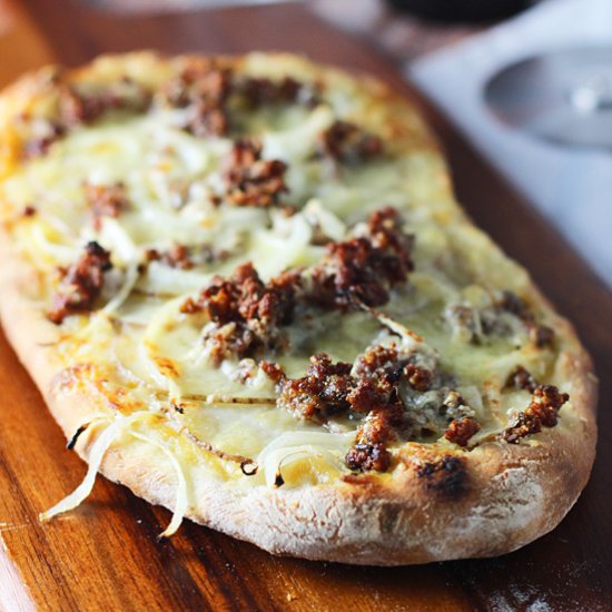 White Pizza with Roasted Garlic