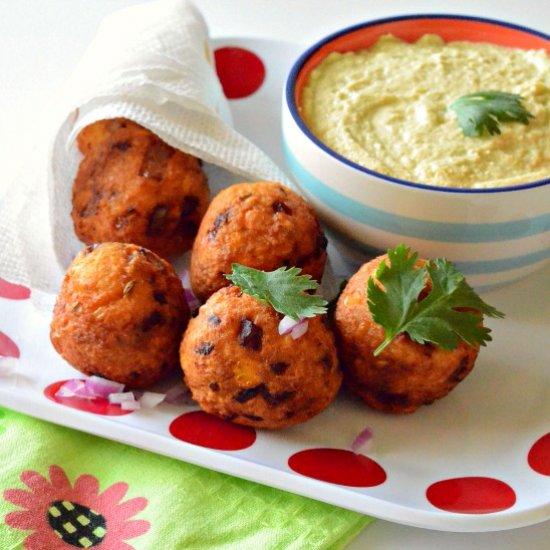 Paruppu Bonda With Getti Chutney