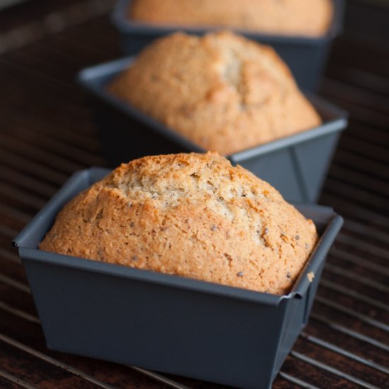 Hazelnut and chia seed mini-cake