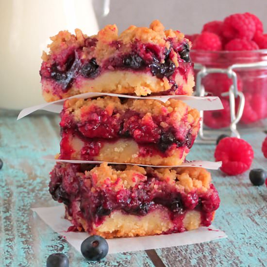 Raspberry Blueberry Crumb Cake