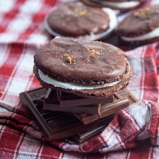 S’mores French macarons