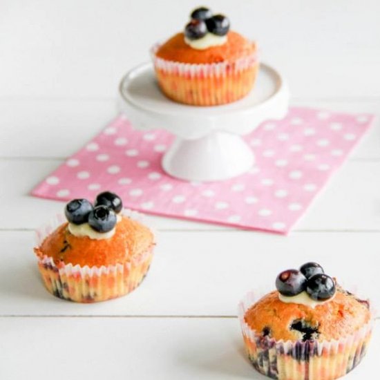 White Chocolate Blueberry Cupcakes