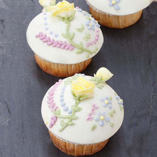 Summer Piped Royal Icing Roses