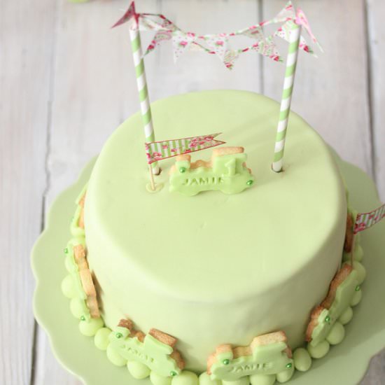 Butter Cream Wildberry Cake