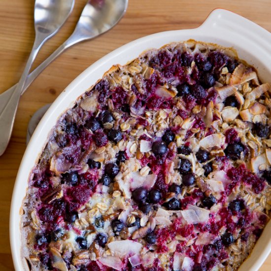 Morning Baked Oatmeal with Berries