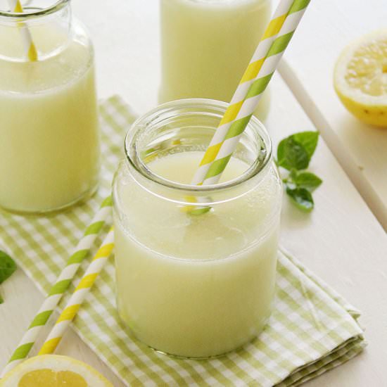 Blender lemonade