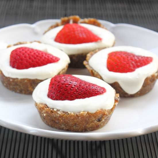 Healthy No-Bake Mini Fruit Pies