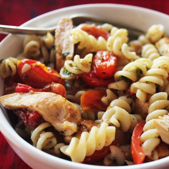 Chicken Pasta with Tomato & Pesto