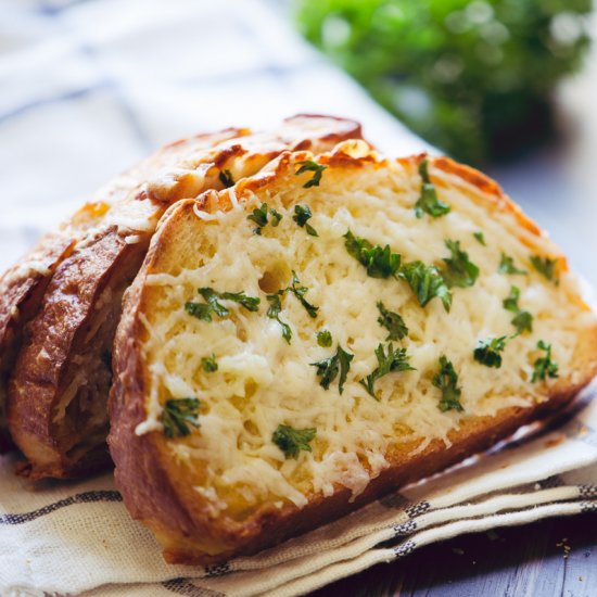 Buttery Cheesy Garlic Bread