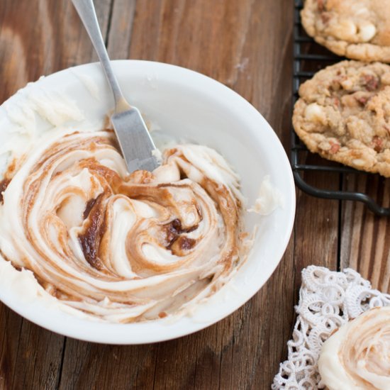 Cinnamon Roll Frosting