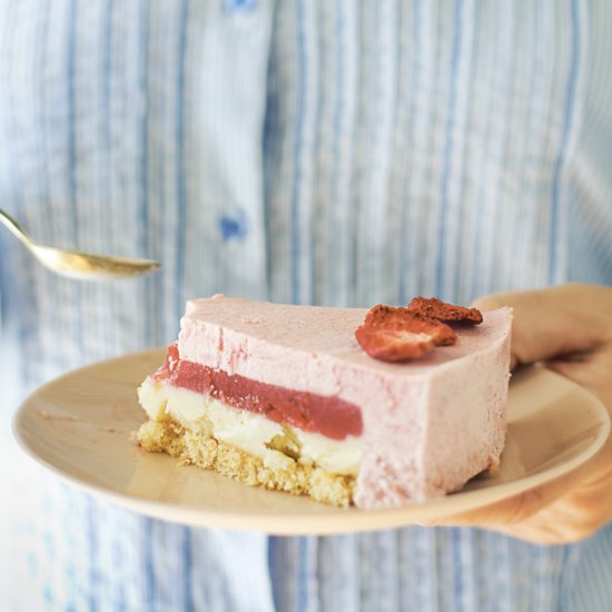 Frozen Strawberry Torte