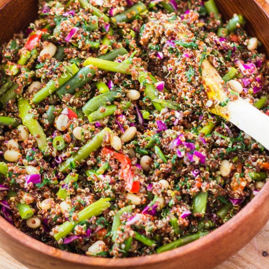 Easy Quinoa Vegetarian Salad