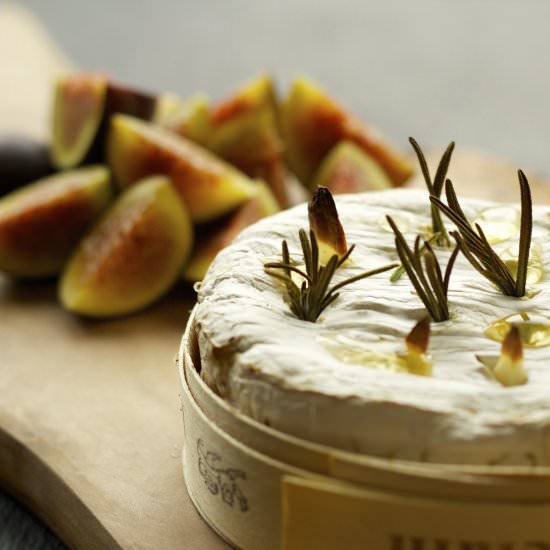 Baked Camembert with Garlic & Honey