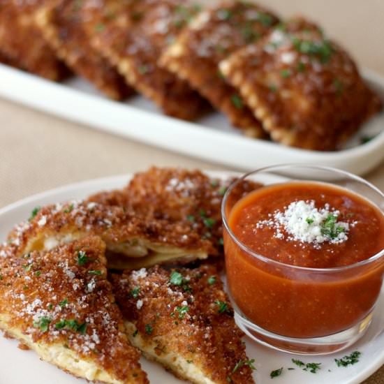 Fried Mac N Cheese Ravioli