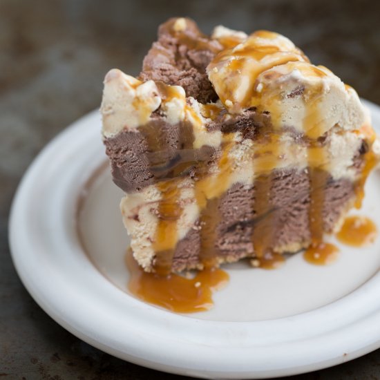 3-ingredient caramel ice cream pie