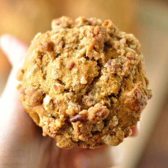 Pecan Streusel Banana Nut Muffins